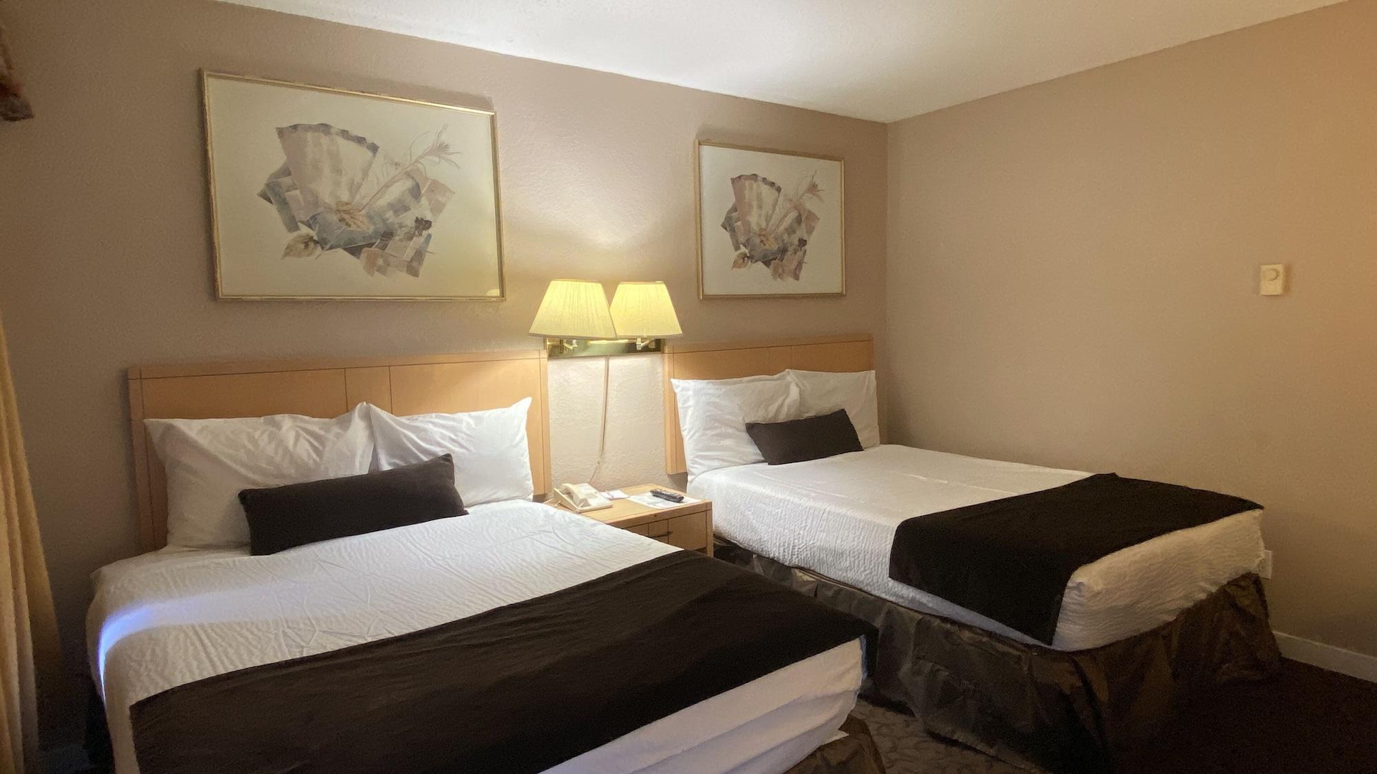 Howard Johnson By Wyndham Downtown 3* Kamloops