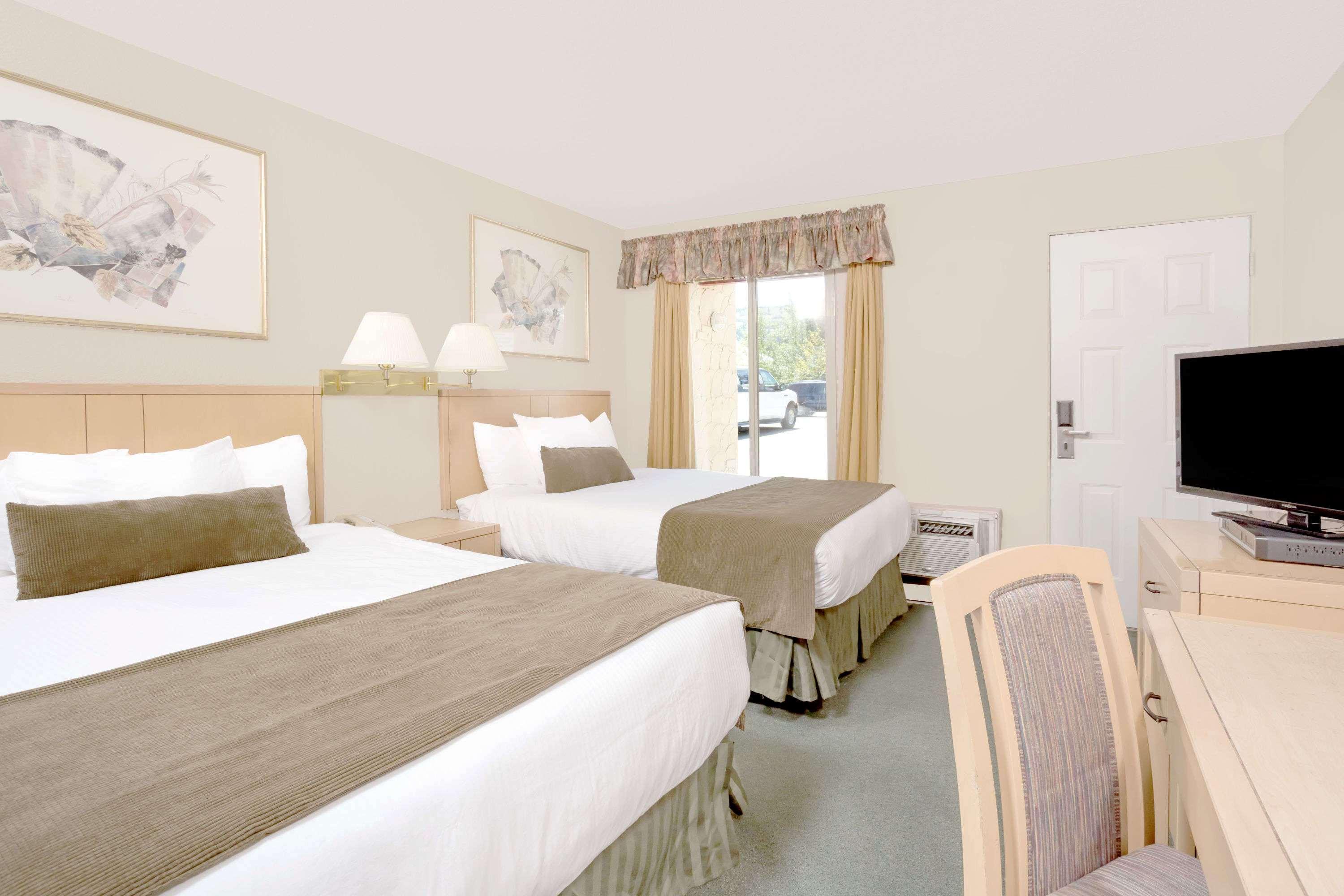 Howard Johnson By Wyndham Downtown Motel