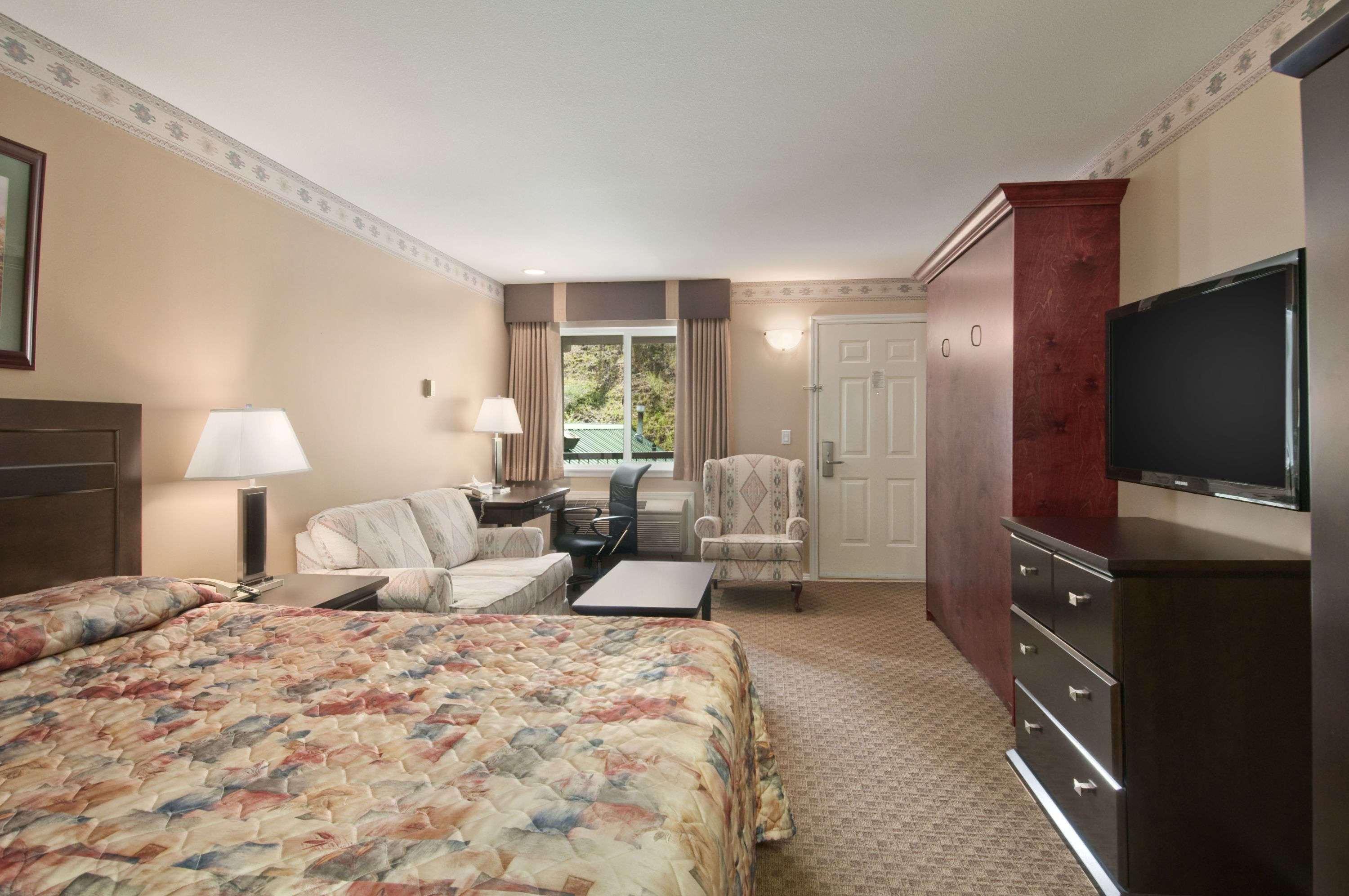 Travelodge By Wyndham Mountview Hotel Kamloops