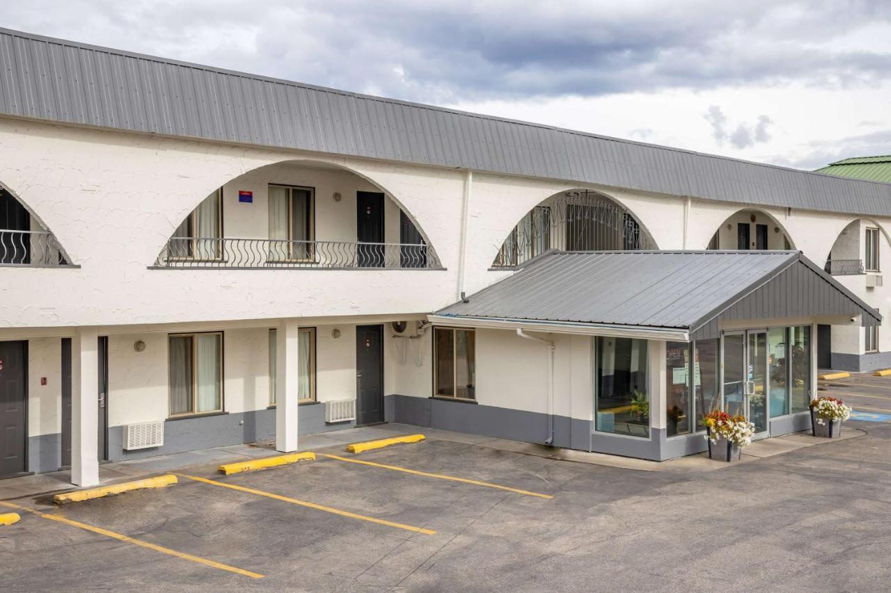 Howard Johnson By Wyndham Downtown 3* Kamloops