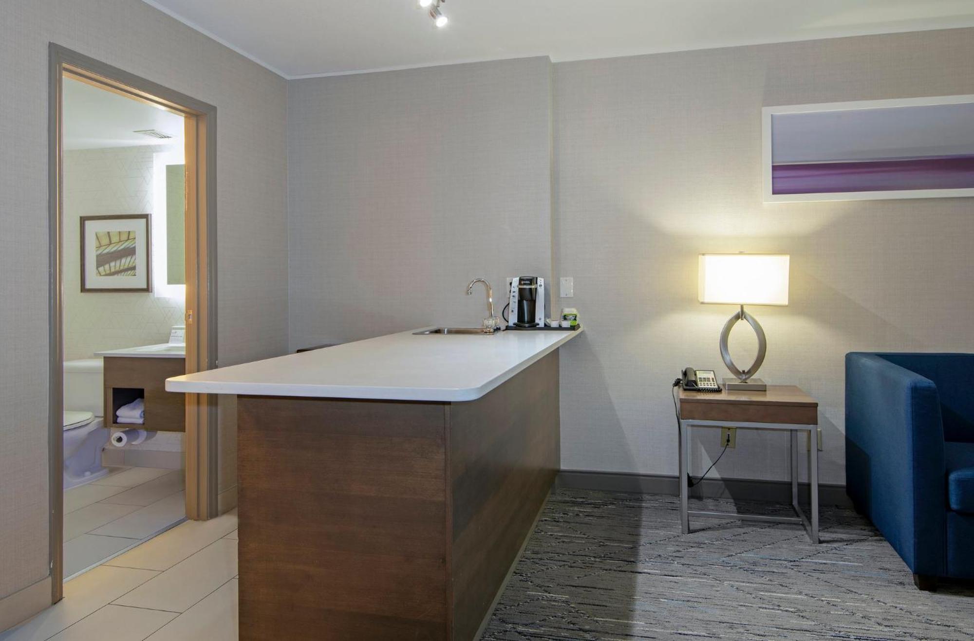 Express By Ihg Hotel