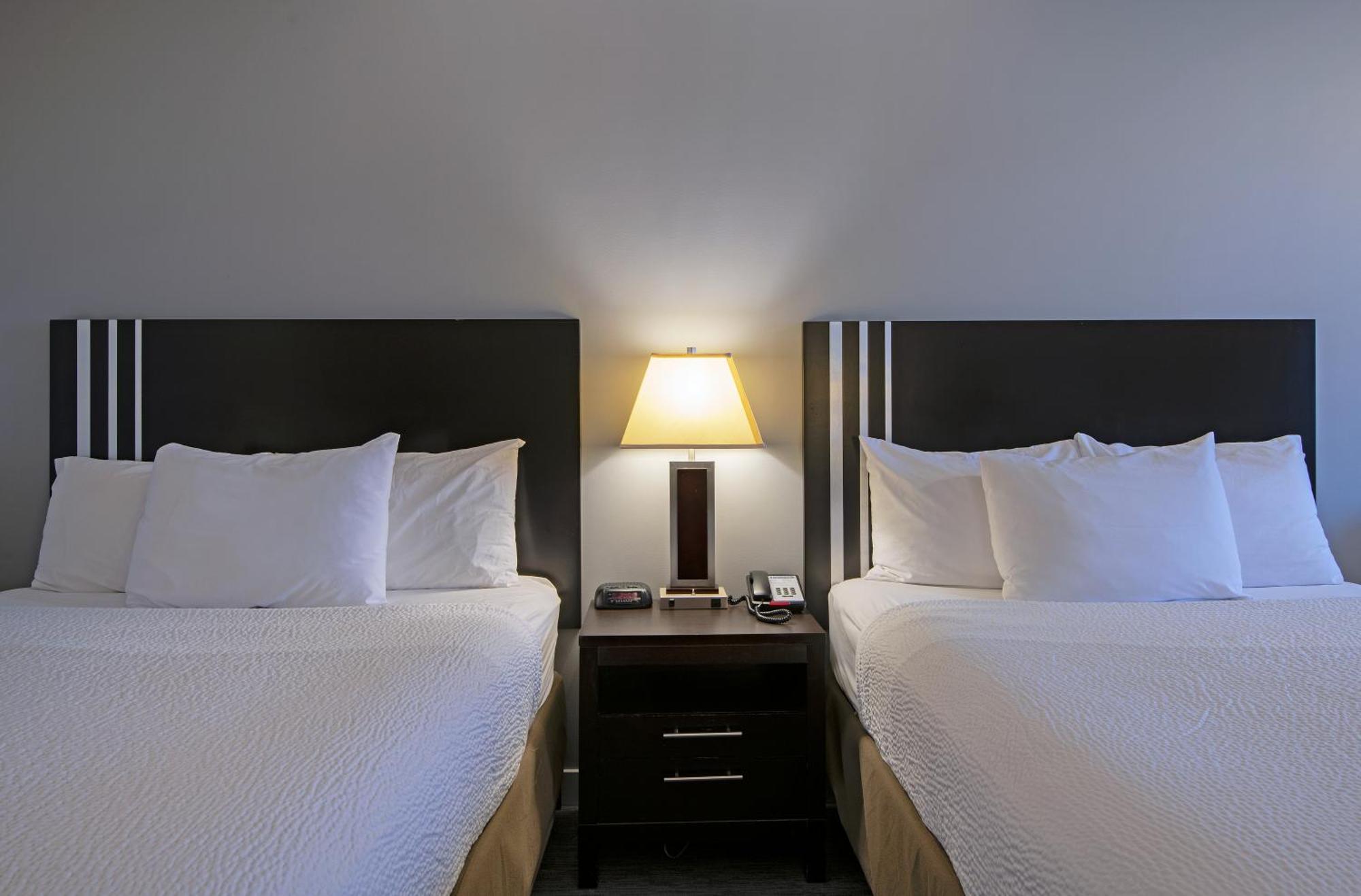 Travelodge By Wyndham Mountview 3* Kamloops