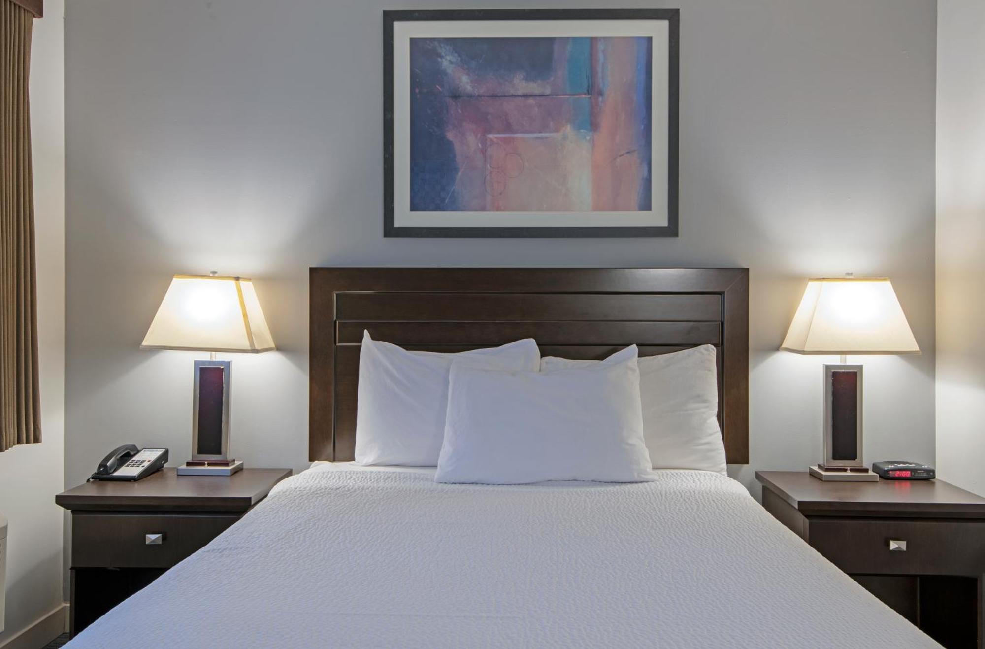 Travelodge By Wyndham Mountview Hotel