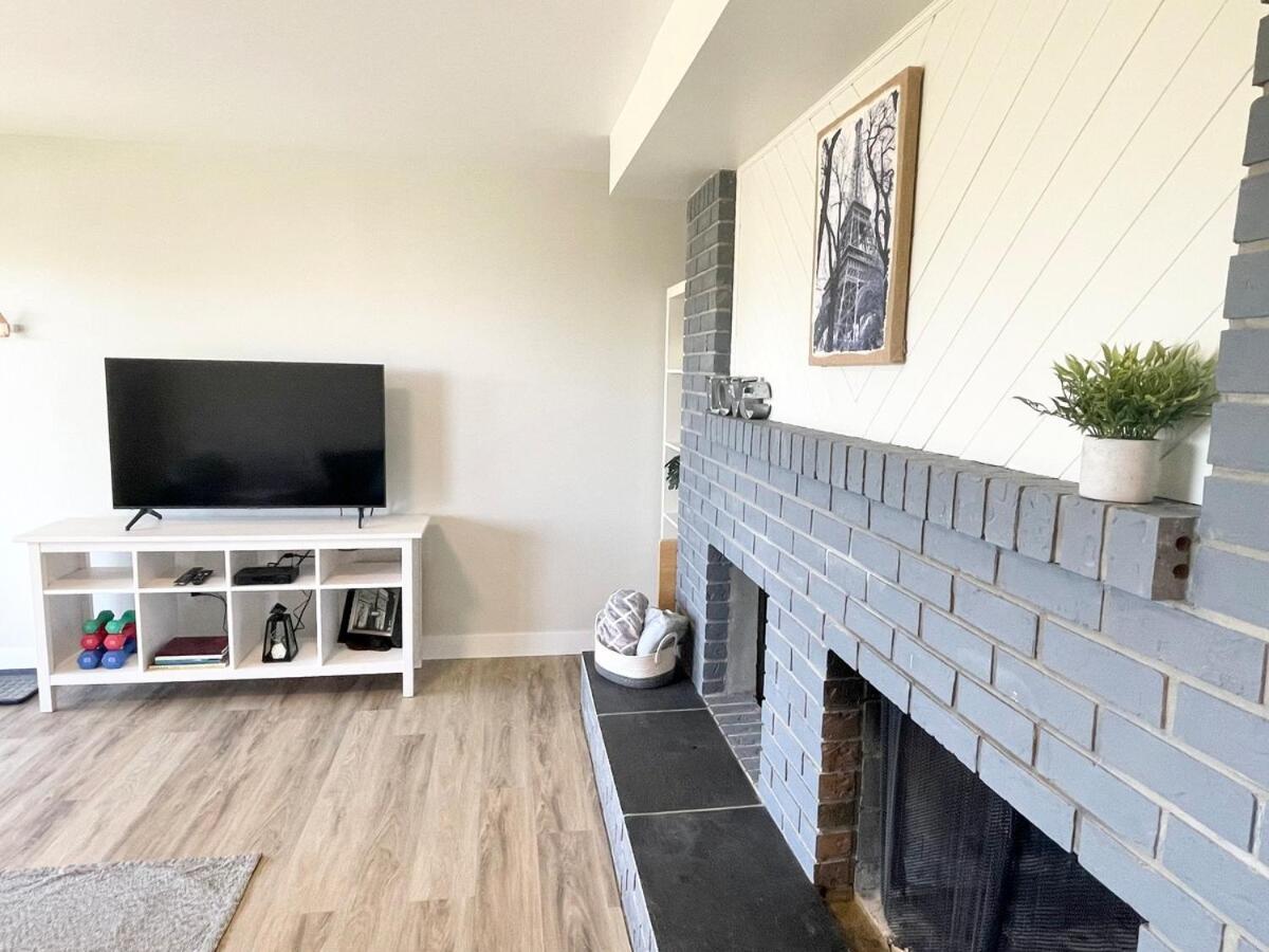 With A View! Close To City Amenities Apartment Kamloops