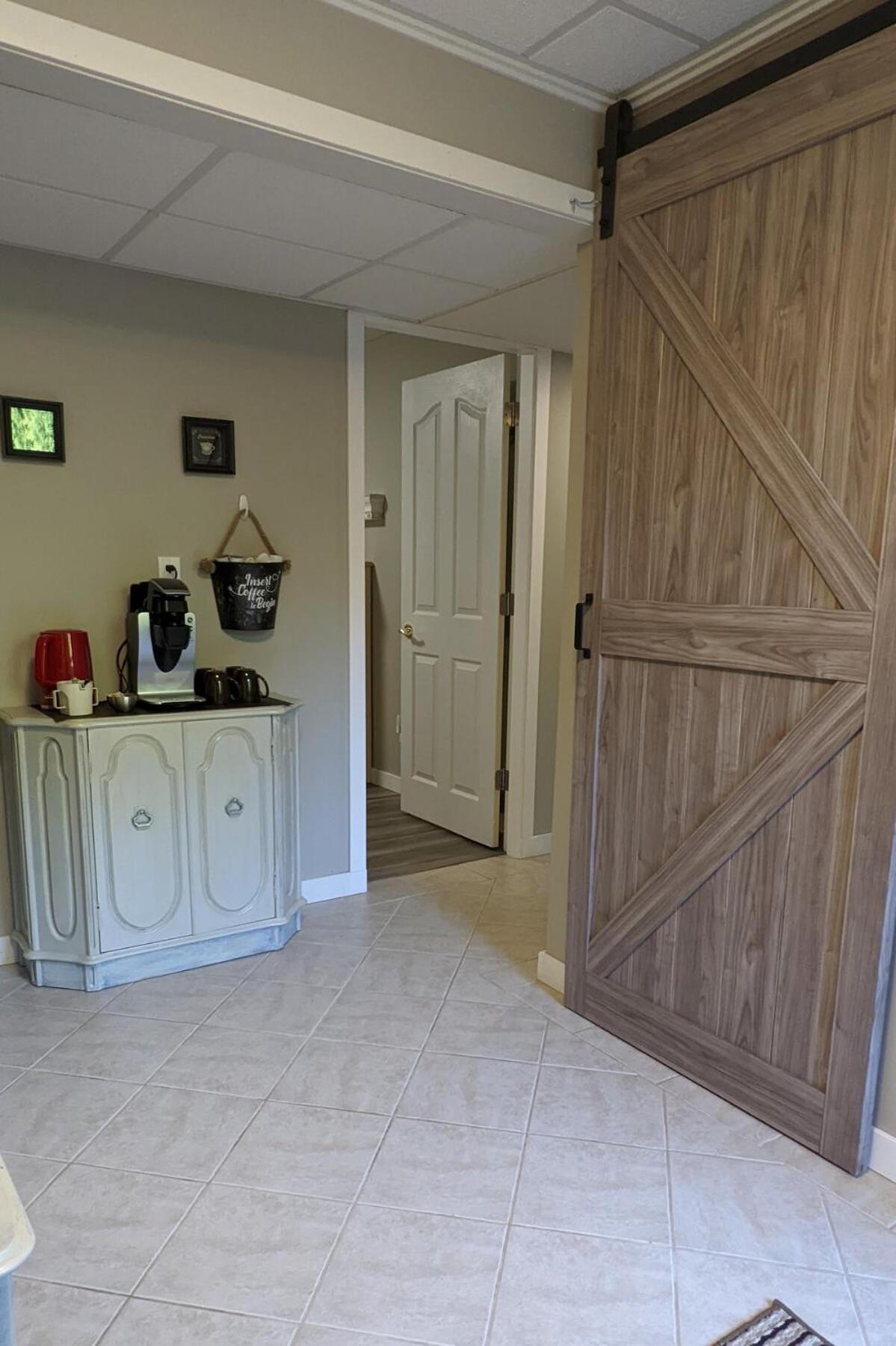 Private Sweetsuite 1 Bdrm Bathroom Mini-Kitchen Apartment *