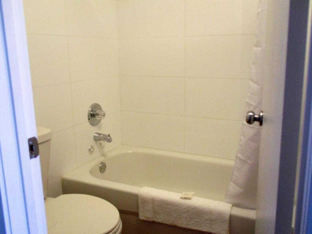 6-kamloops, Bc Hotel 2*