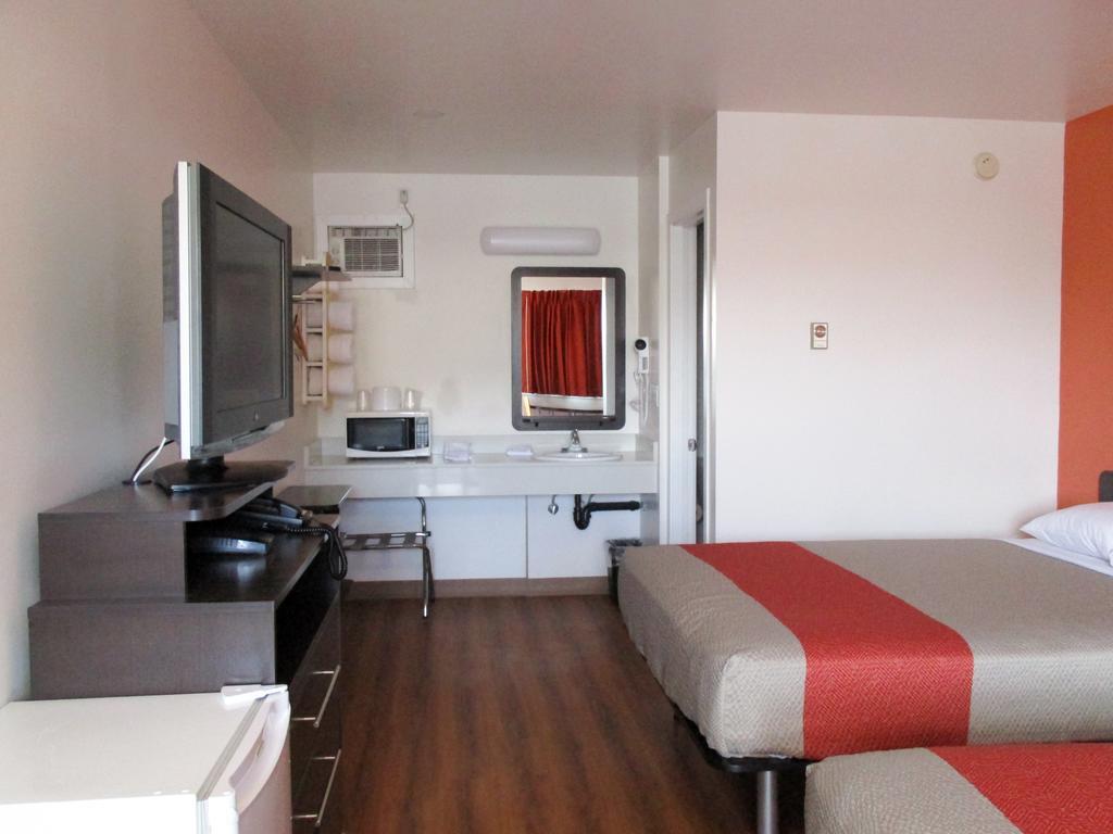 Hotel 6-kamloops, Bc Kamloops