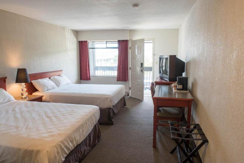 Howard Johnson By Wyndham Downtown