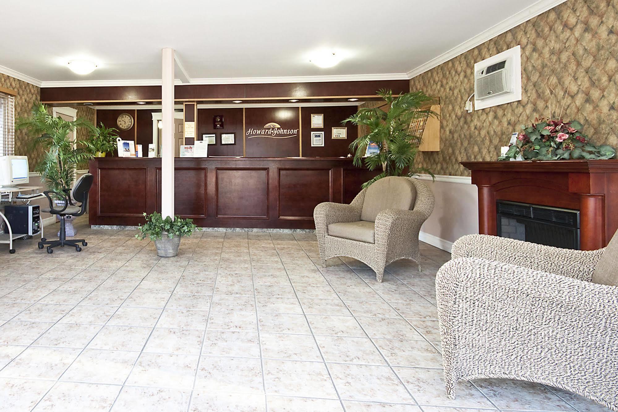 Howard Johnson By Wyndham Downtown 3*
