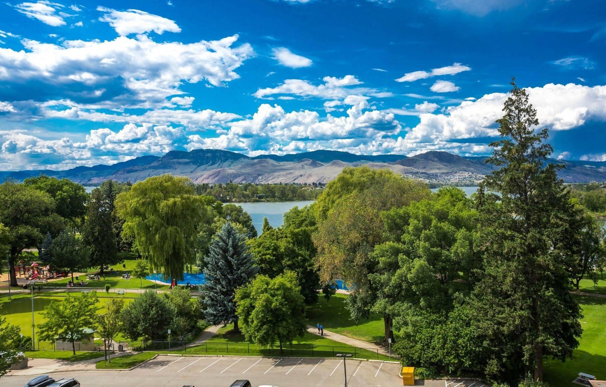 Motel Howard Johnson By Wyndham Downtown Kamloops