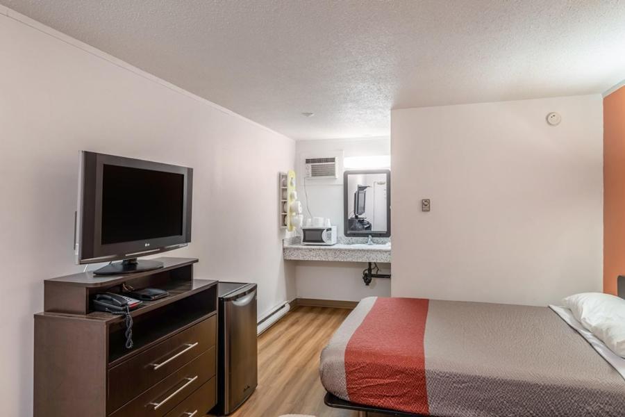 Hotel 6-kamloops, Bc 2*
