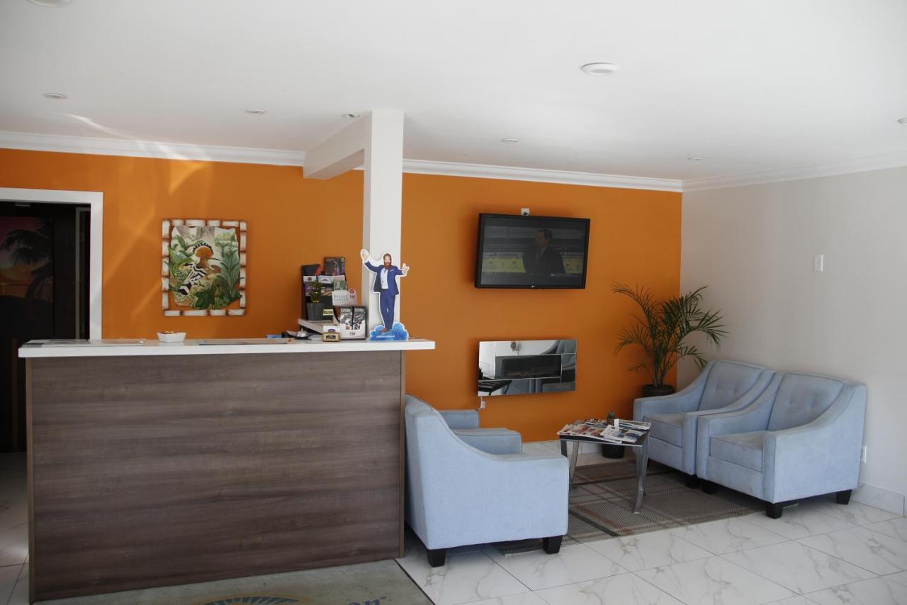 Howard Johnson By Wyndham Downtown Motel Kamloops