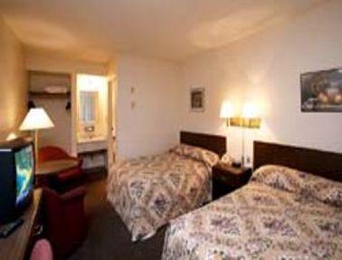 Super 8 By Wyndham East Motel