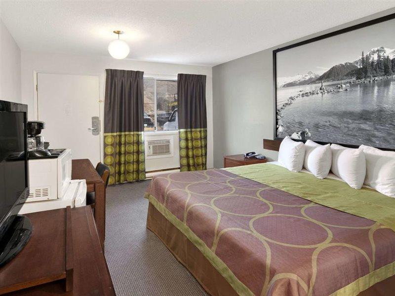 Motel Super 8 By Wyndham East Kamloops