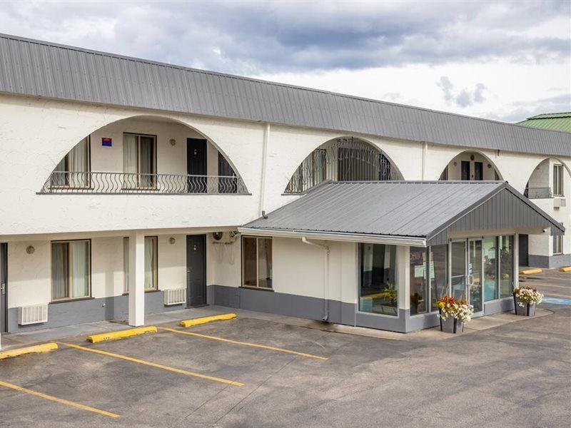 Howard Johnson By Wyndham Downtown