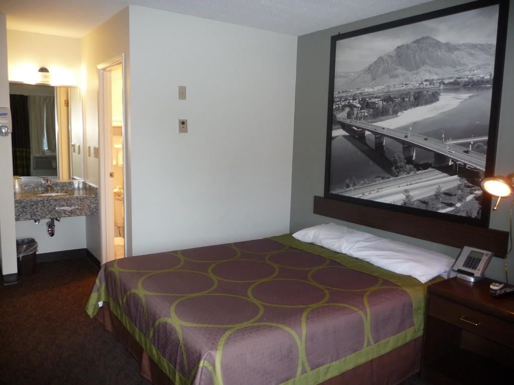 Motel Super 8 By Wyndham East 3*
