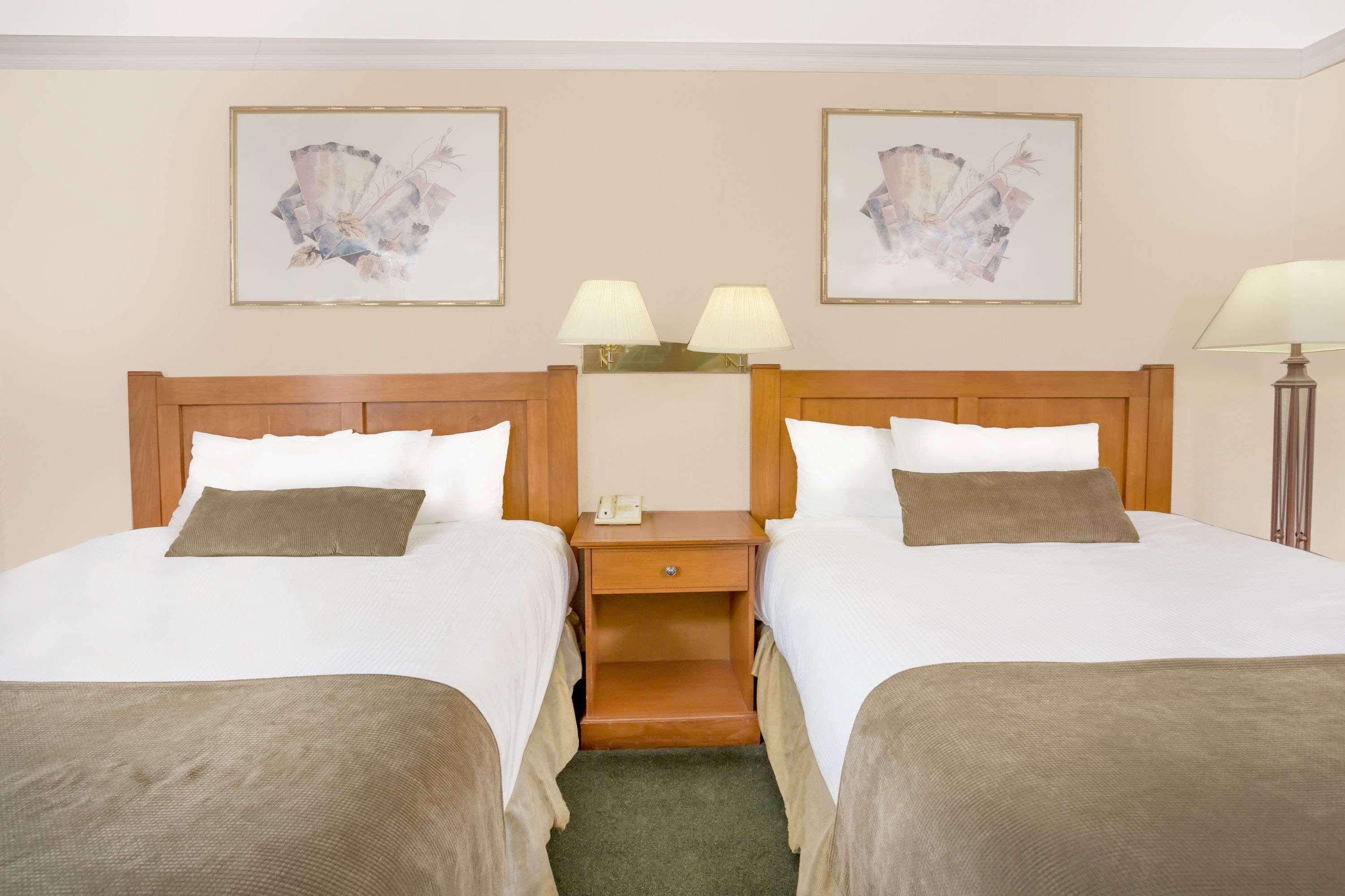 Howard Johnson By Wyndham Downtown 3* Kamloops