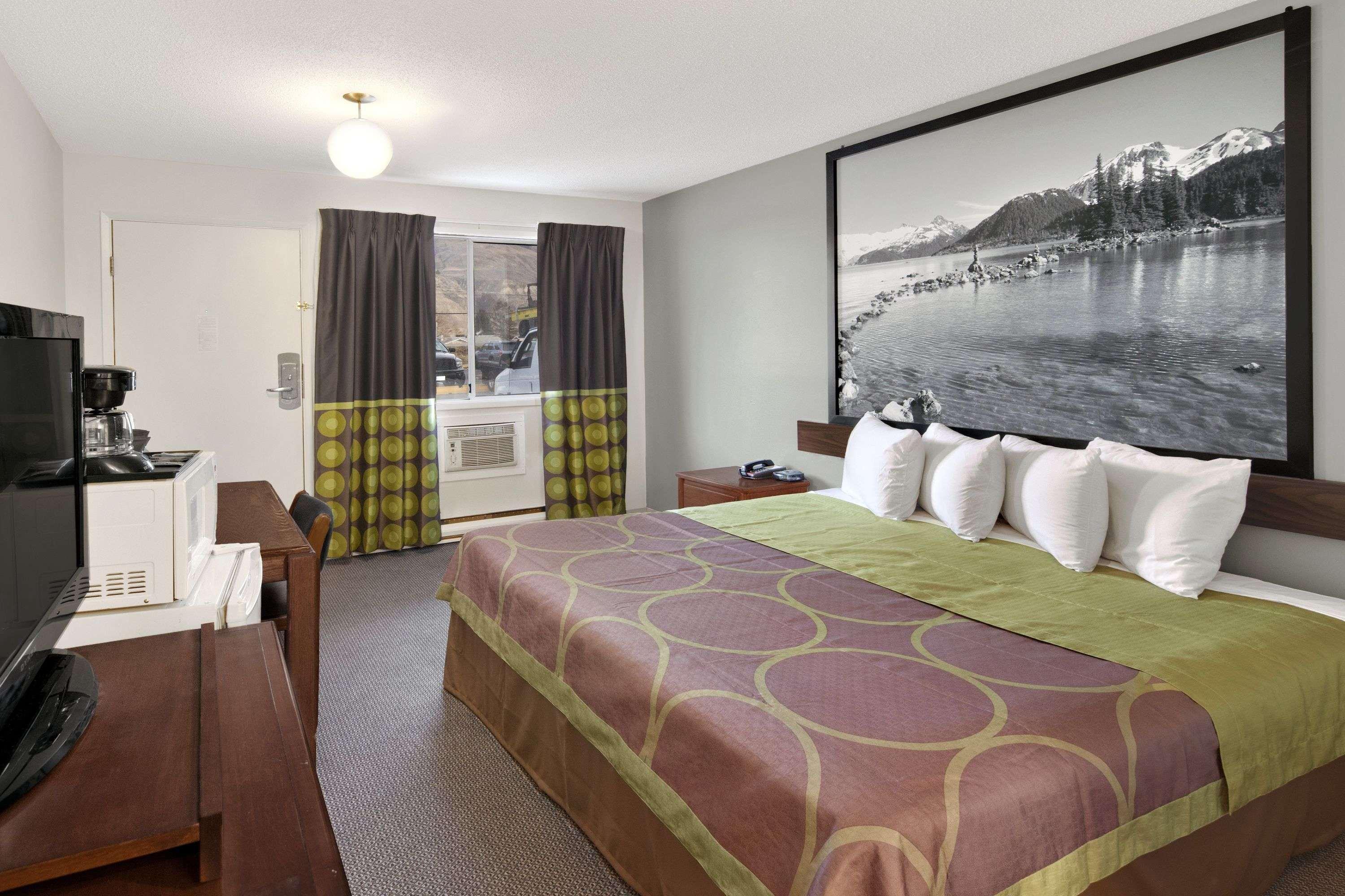 Motel Super 8 By Wyndham East Kamloops