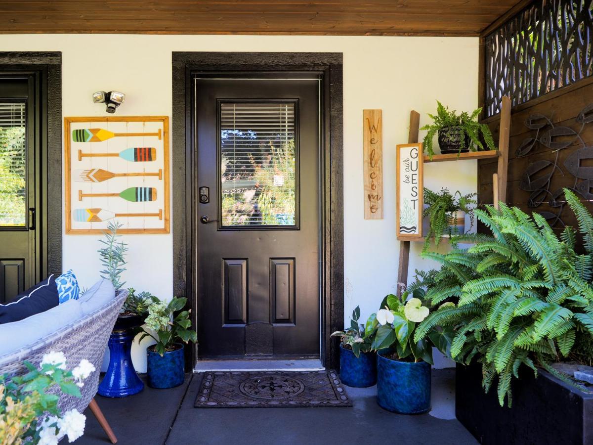 Rayleigh Riverfront Retreat- Peaceful Garden Oasis-25 Minutes To Hill Apartment Kamloops