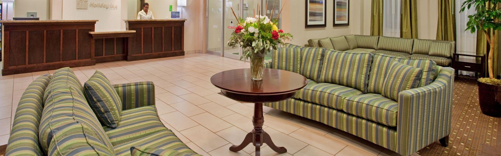 Hotel And Suites-kamloops By Ihg