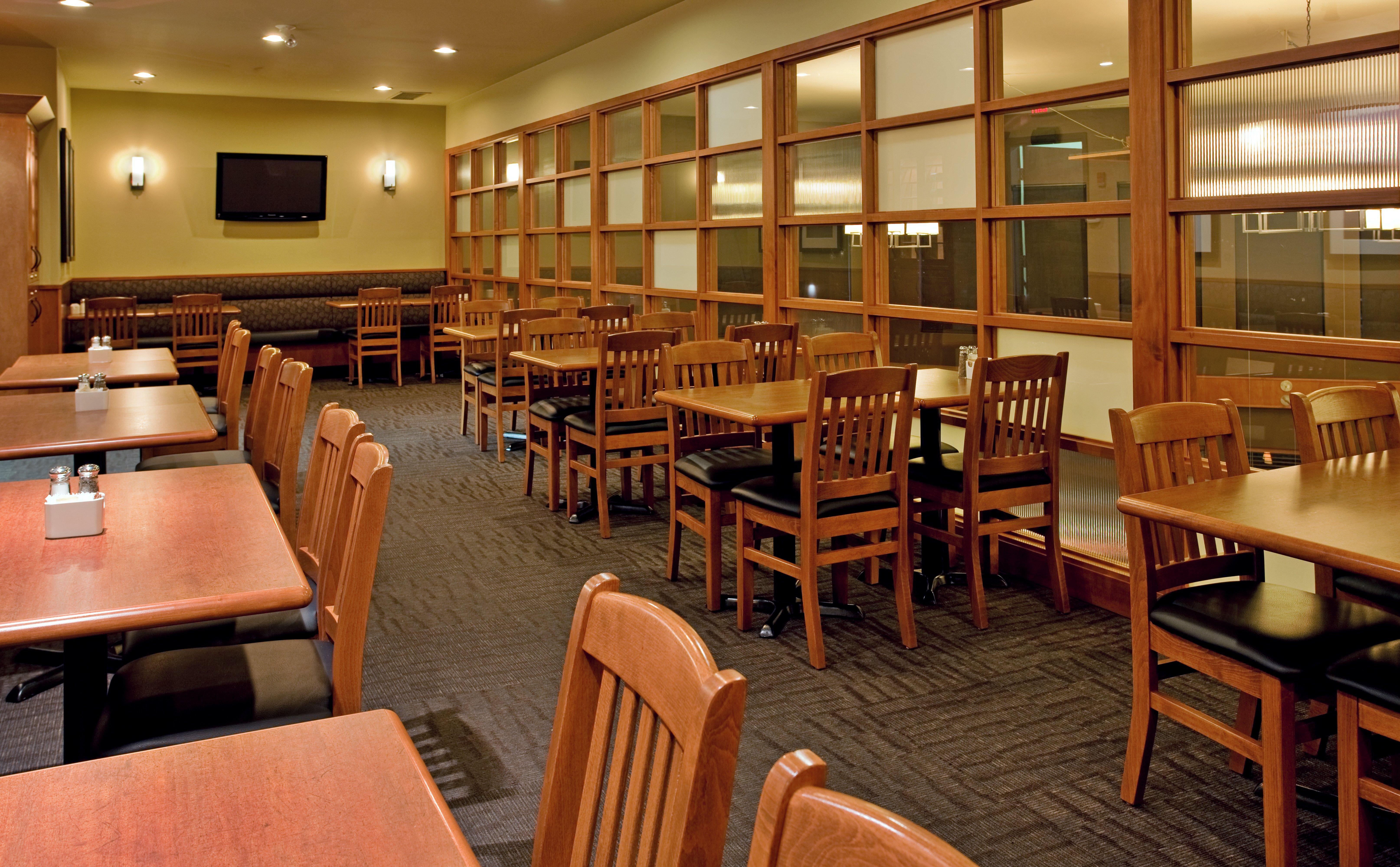 Hotel And Suites-kamloops By Ihg 3*