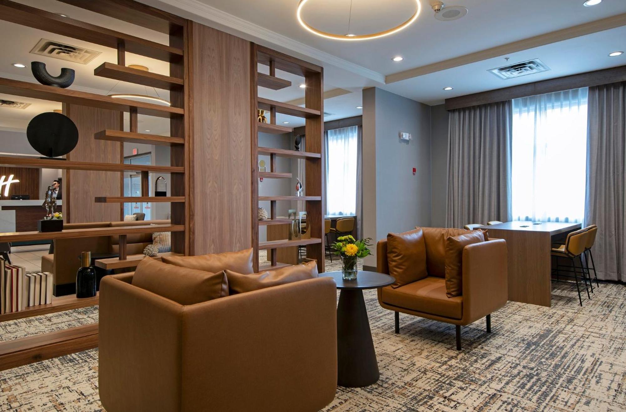 And Suites-kamloops By Ihg 3*