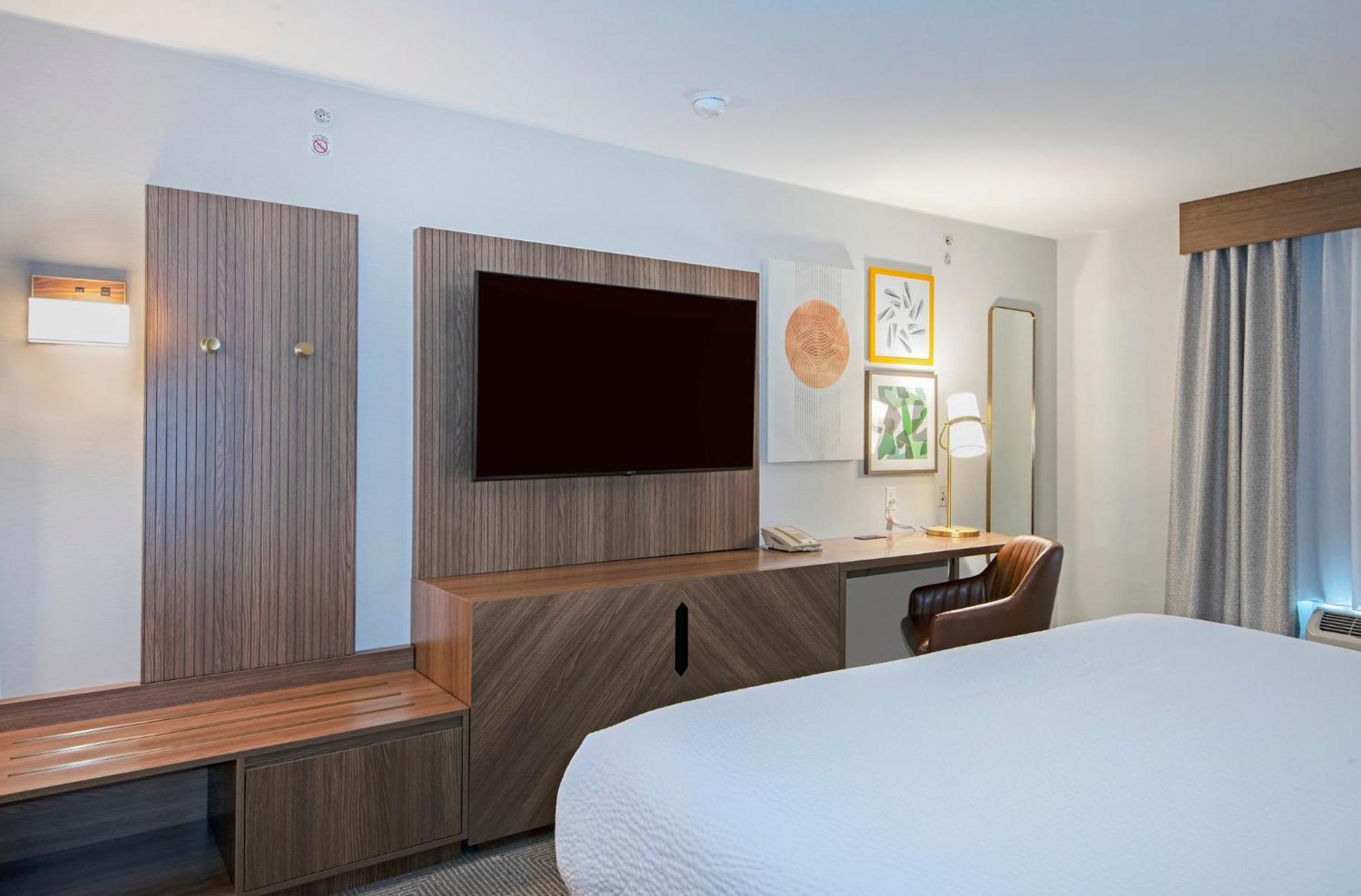 And Suites-kamloops By Ihg