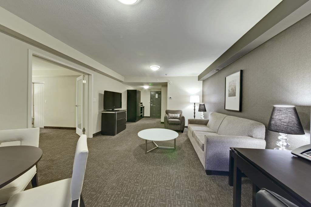 Hotel Coast & Conference Centre