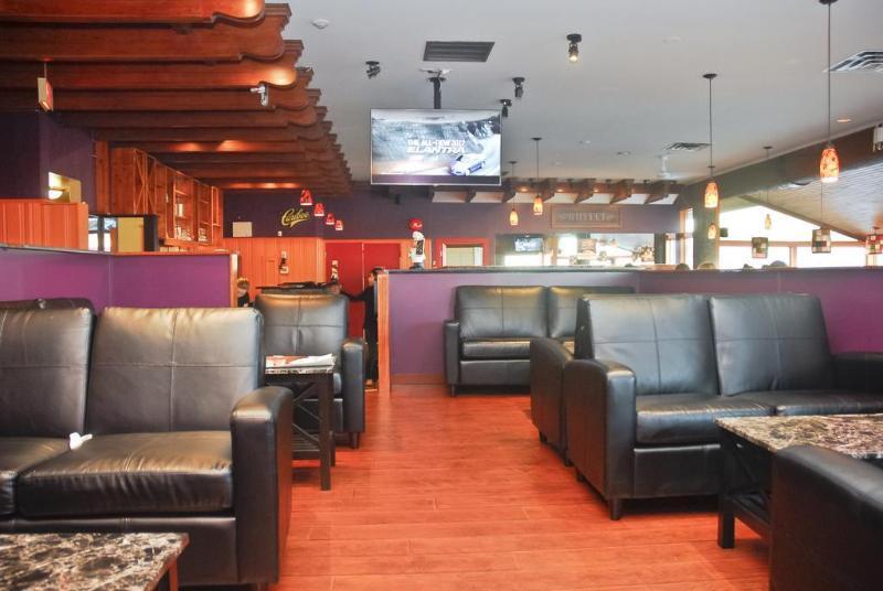 Howard Johnson By Wyndham Downtown Kamloops