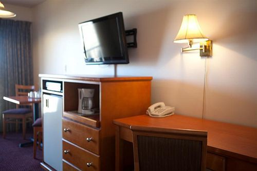 Hotel Maverick Motor And Waterslide Kamloops