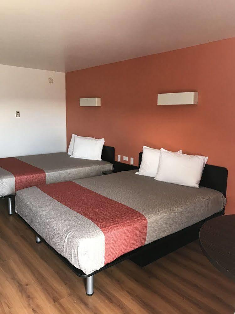 Hotel 6-kamloops, Bc 2*