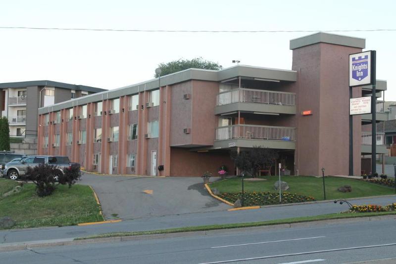 Knights 3* Kamloops