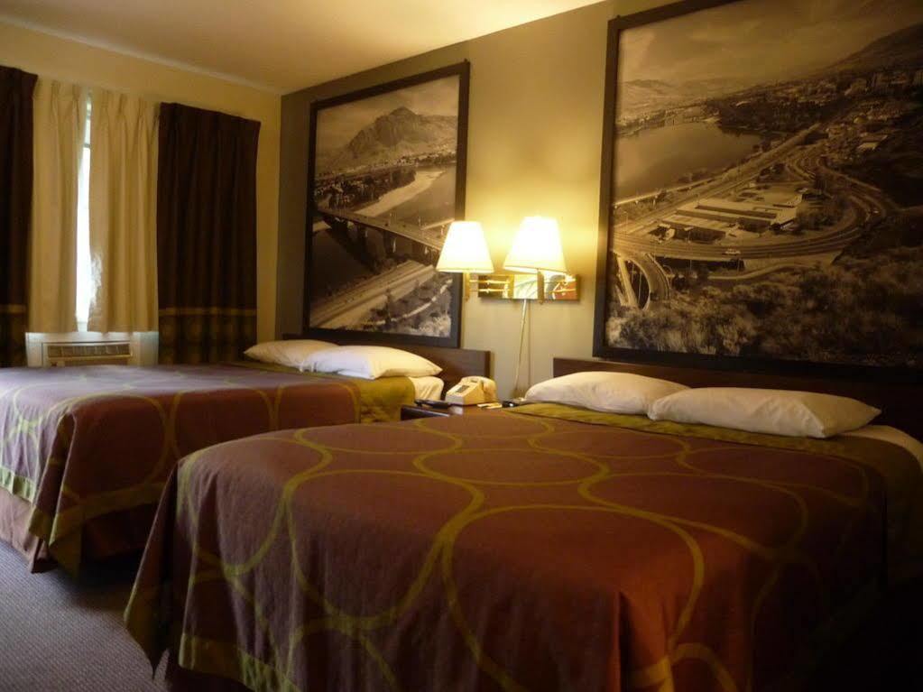 Motel Super 8 By Wyndham East 3*