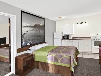 Super 8 By Wyndham East 3*