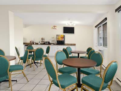 Motel Super 8 By Wyndham East