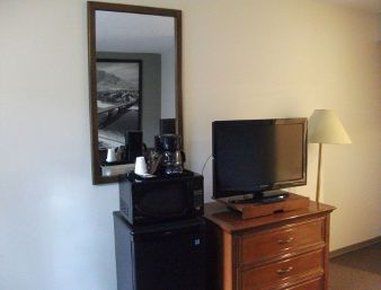 Super 8 By Wyndham East Motel Kamloops